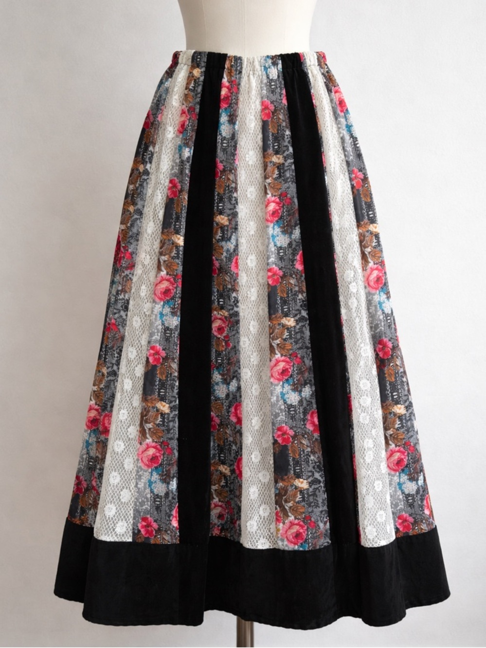 VINTAGE Chessa Davis Floral, Lace, Velvet Maxi Skirt Style 926
